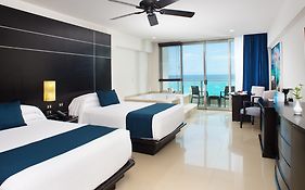 Hotel Seadust Cancun Family